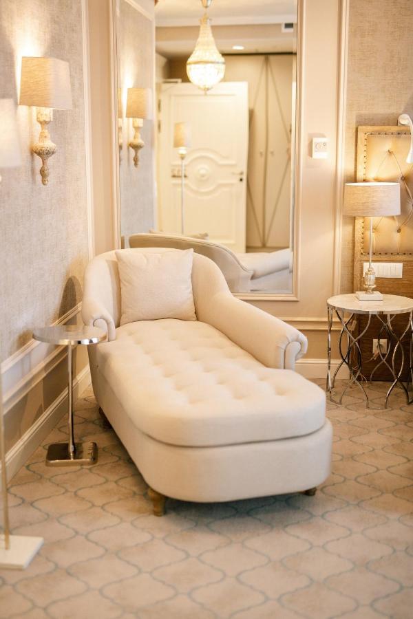 Palac Na Opieszynie Hotel Wrzesnia